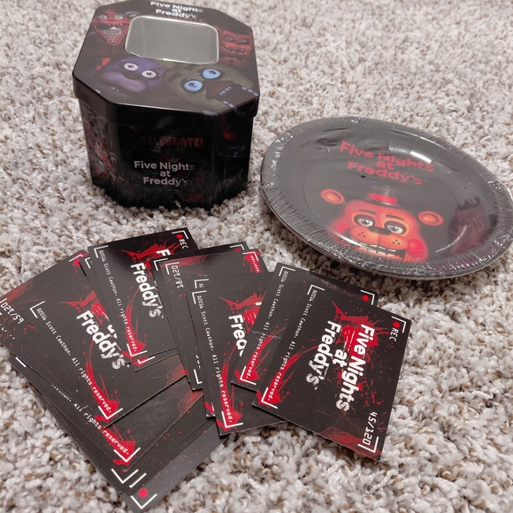 Five Nights at Freddy's Collector's Card Game Set - Picture 5 of 6